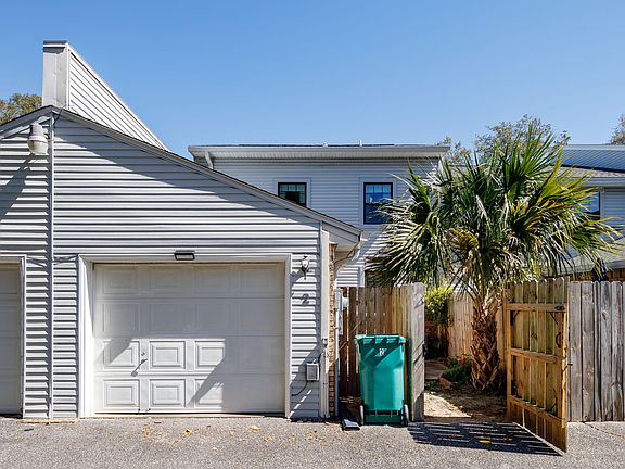 4th image of 96 Yacht Club Dr NE Unit 2