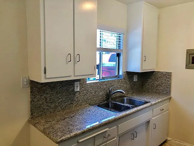 10815 Morrison St #3 — Photo 2