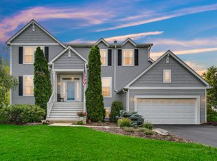 1826 Prairie Ridge Cir, Lindenhurst, IL 60046