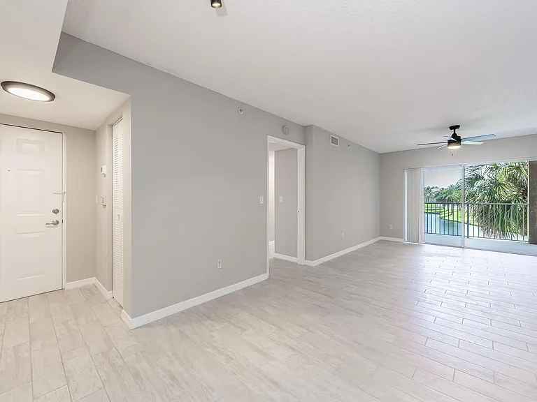 2600 S University Dr #208 — Photo 8
