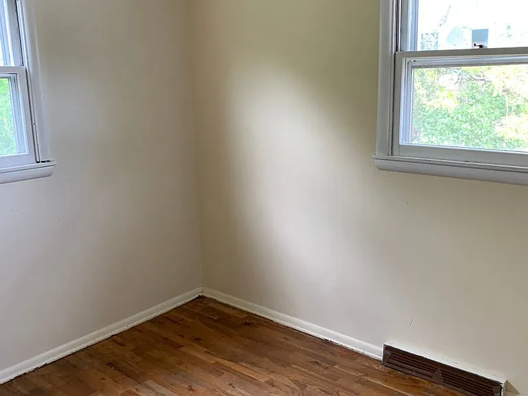2303 Walnut Dr — Photo 8