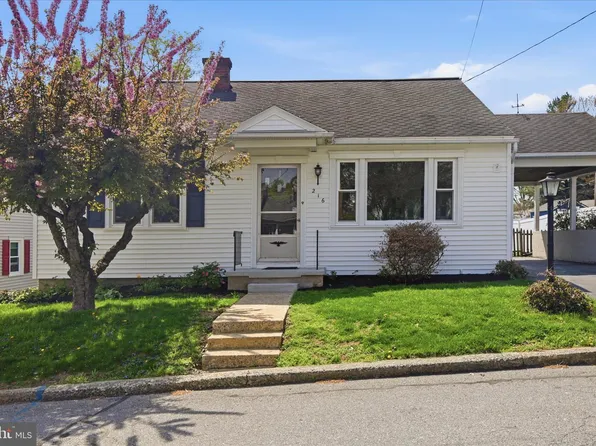 216 N Pitt St, Manheim, PA 17545