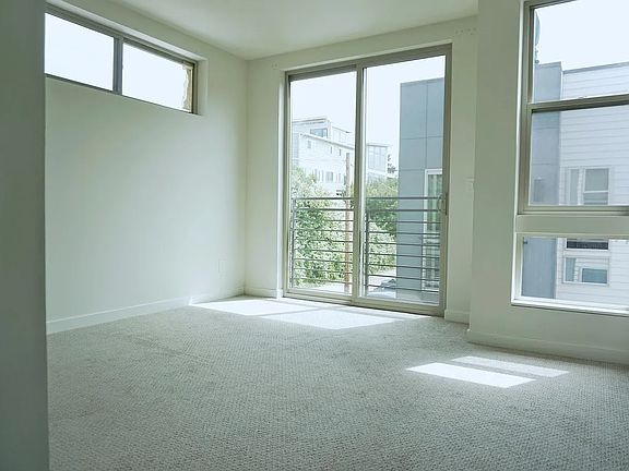 Master Bed (3rd floor)