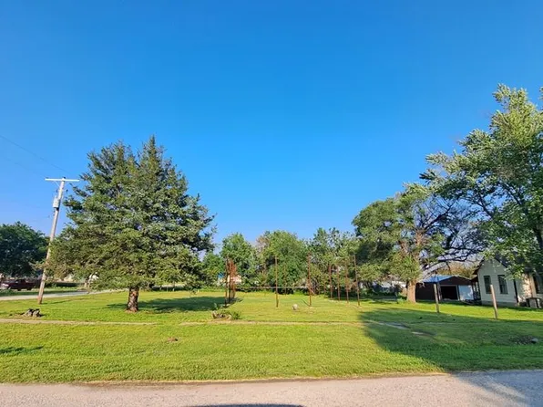 802 Kansas, Longton, KS 67352