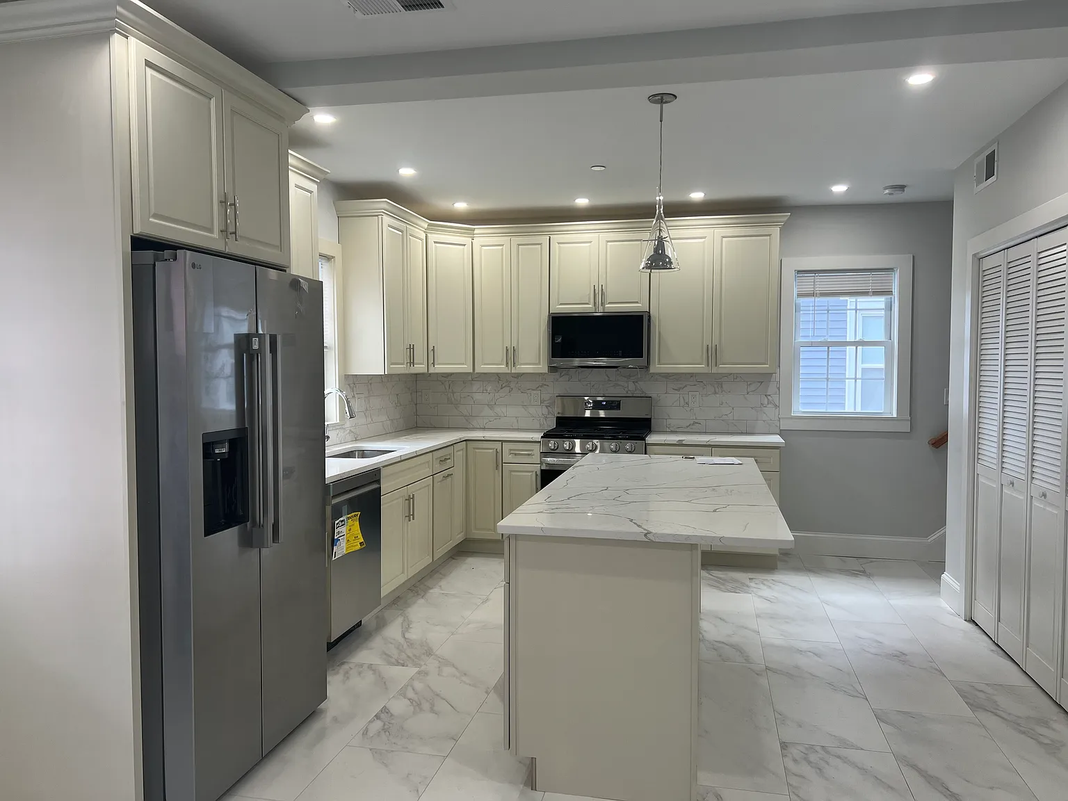 5 bed, 1845 sqft, $4,500 — Photo 4