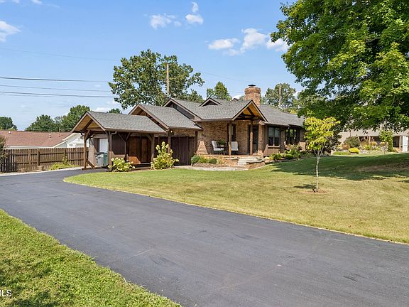 4th image of 3524 Pinewood Pl