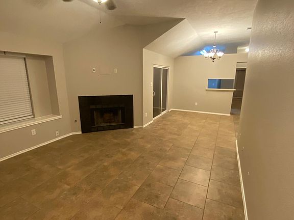 4th image of 55 Almond Ct