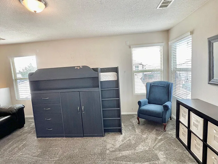 10919 Fort Point Ln NE — Photo 58