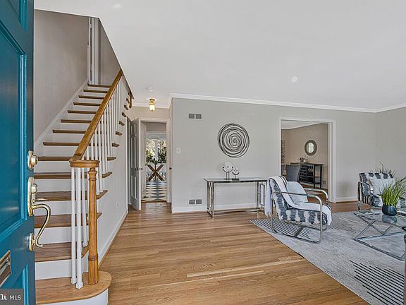 4th image of 4907 Scarsdale Rd