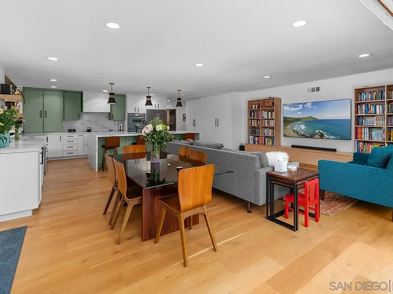 8383 Cliffridge Ln — Photo 11