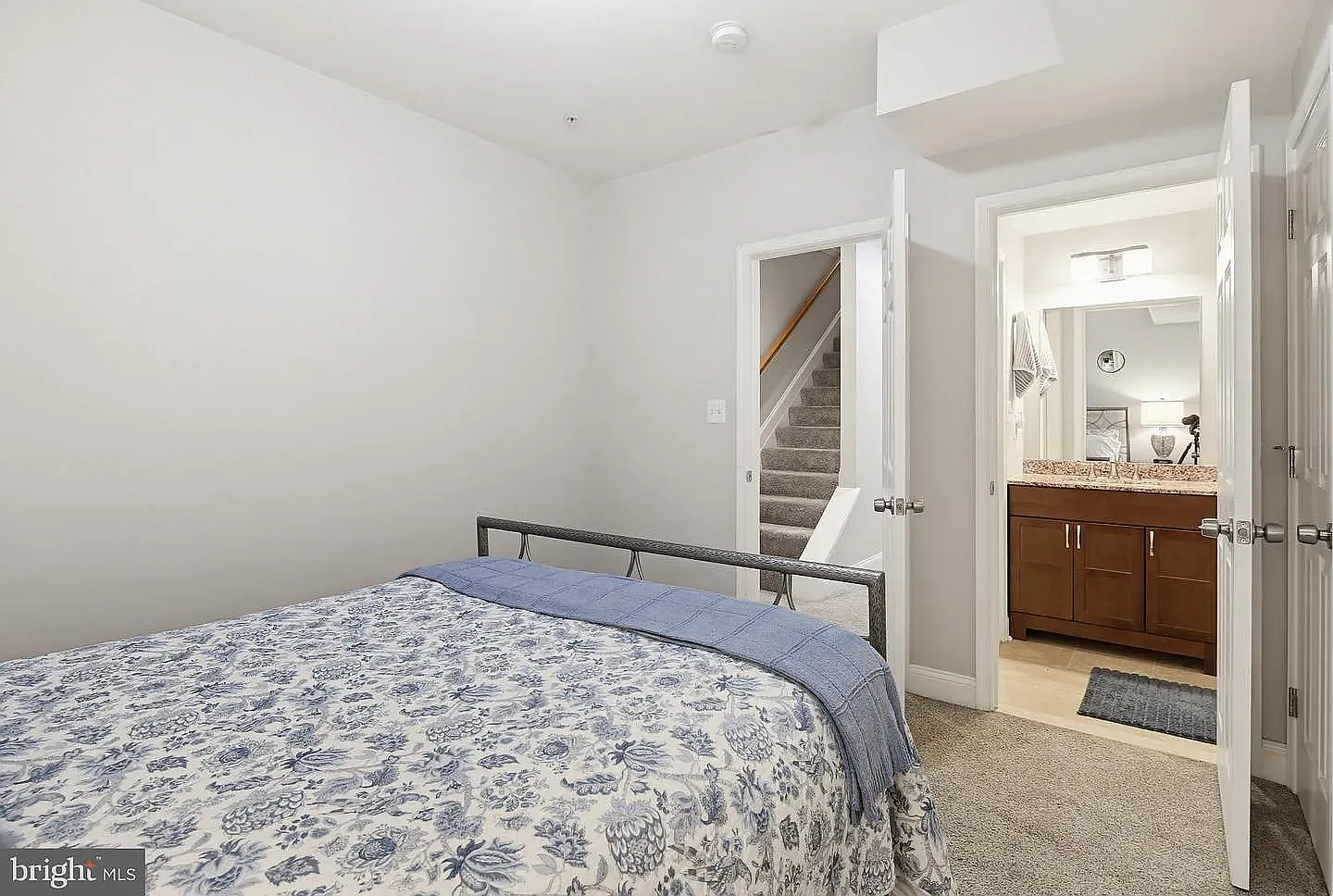4 bed, 2550 sqft, $3,500 — Photo 1