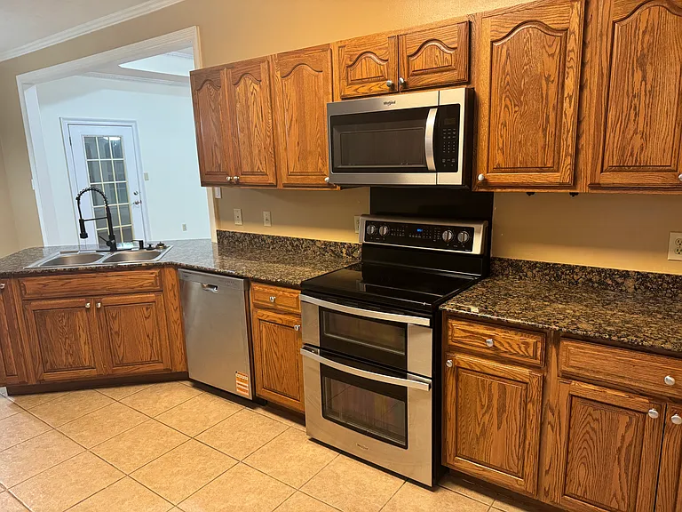 1050 Gage Dr — Photo 12