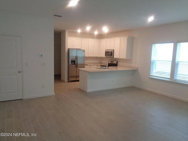 4322 Leeward Breeze Loop — Photo 3