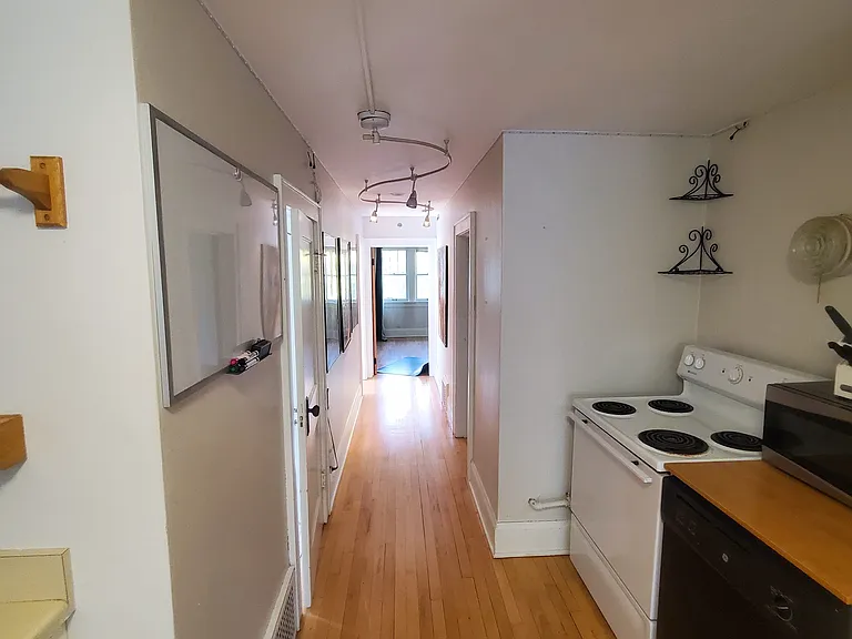 1911 E Newport Ave — Photo 11