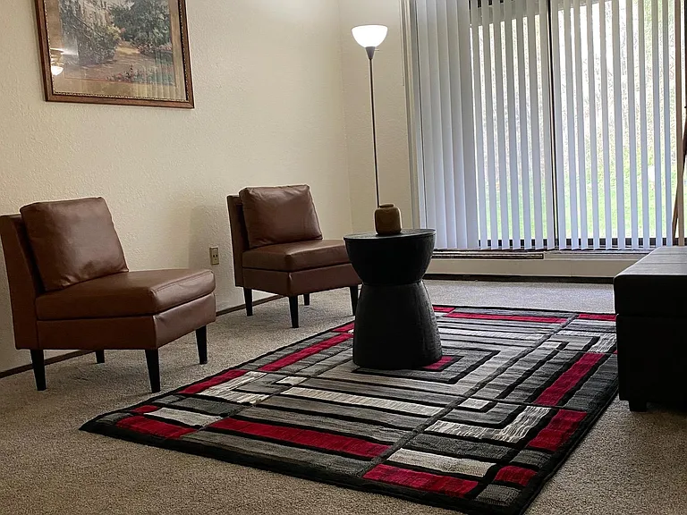 Hazelwood Apartments — Photo 3