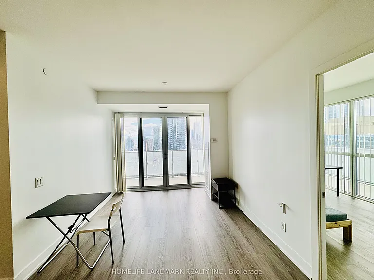 7 Grenville St #3811 — Photo 7