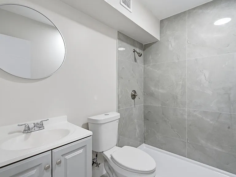 1638 Plunkett St #11 — Photo 14