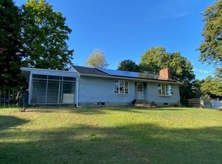 24 High St, Hubbardston, MA 01452