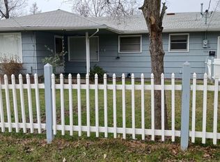 408 NE 11th St, Grants Pass, OR 97526