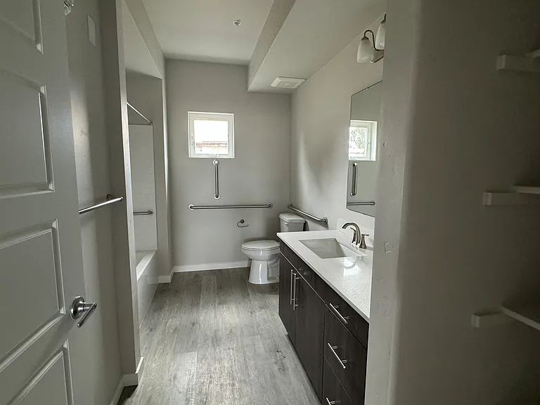532 N 44th St — Photo 10
