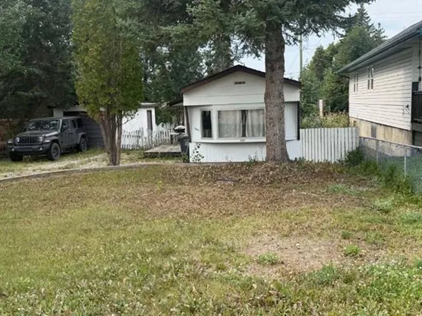 1107 E 7th Ave N, Beaverlodge, AB T0H 0C0