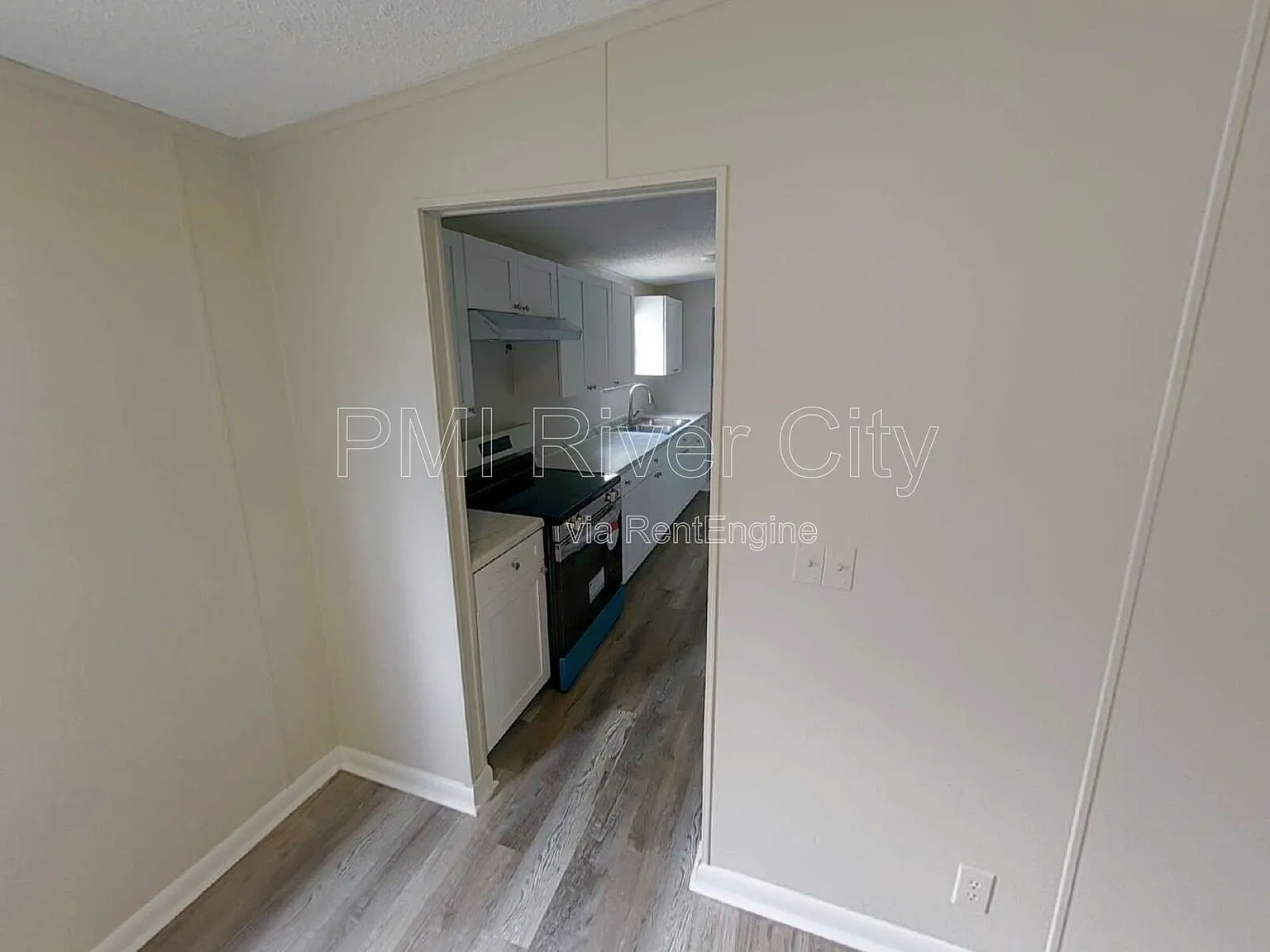 3 bed, 2.0 bath, 1517 sqft, $1,575 — Photo 2