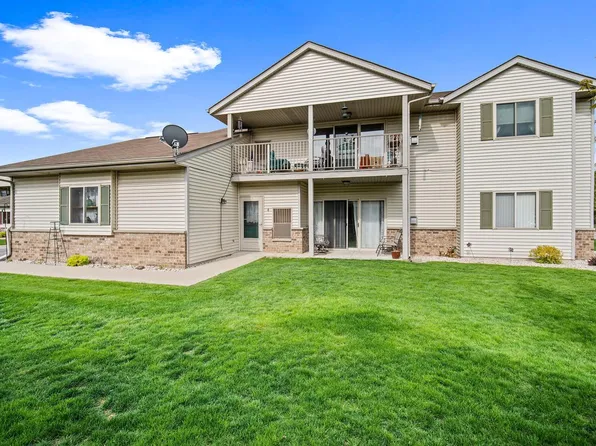 916 Roseland DRIVE #4, Kewaskum, WI 53040