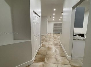 4220 Pine Ridge Ct #0, Fort Lauderdale, FL 33331