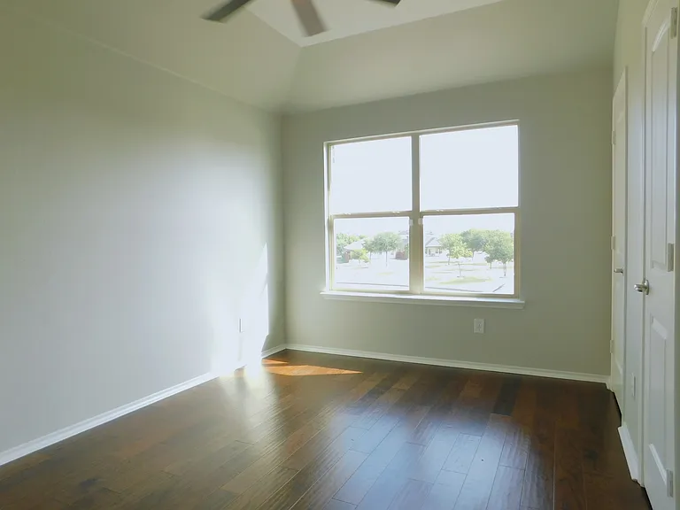 14904 Riverside Dr — Photo 23