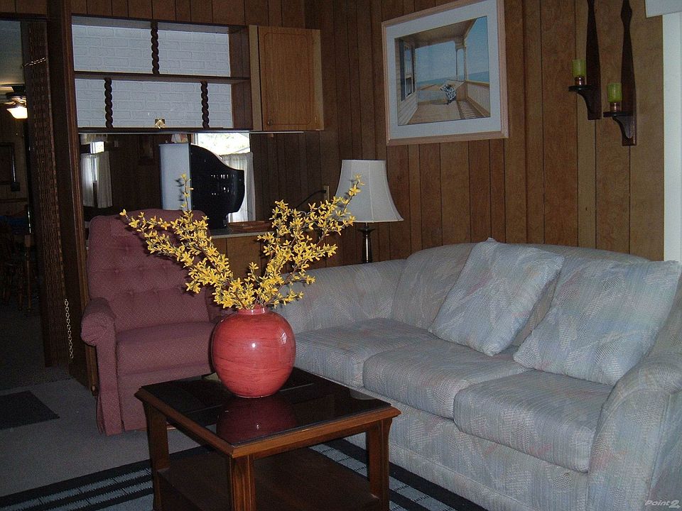Living room to Kitchen View.