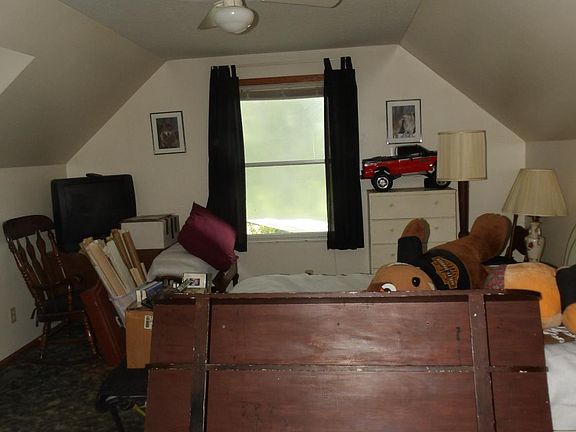 5th image of 725 Barker Rd