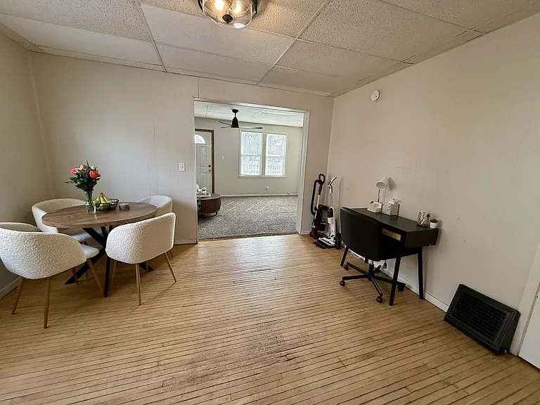 200 N Pine St #202 — Photo 8