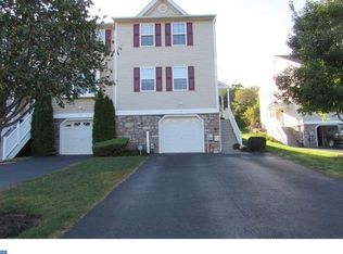 23 Hoag Ln, Aston, PA 19014