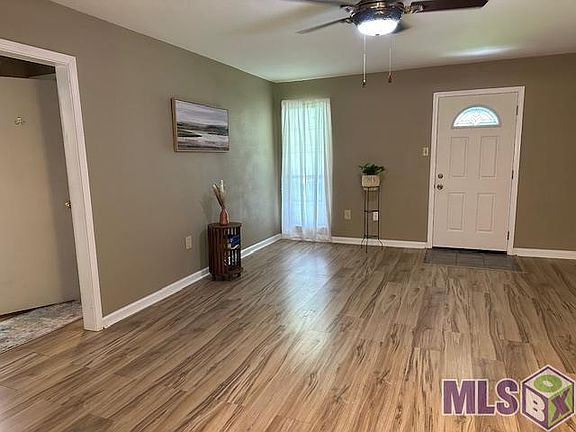 3rd image of 750 Darren Dr