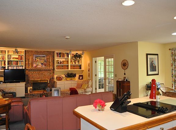 4th image of 3718 SE 169th Ct