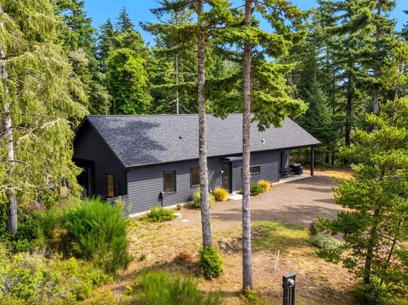 405 Meena Way, Tillamook, OR 97141