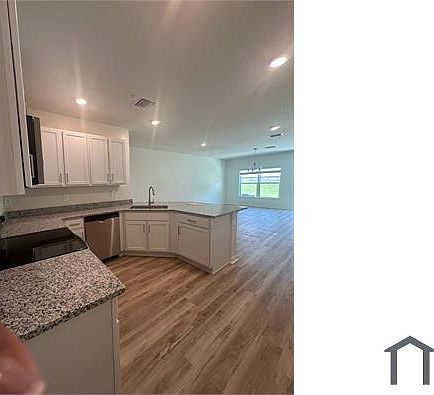 5th image of 94 Westside Hills Dr