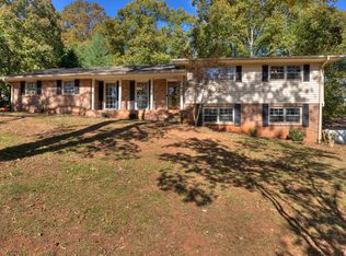 18 Ridgewood Dr, Cartersville, GA 30120