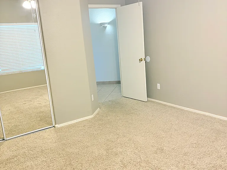 1042 E Canyon Way — Photo 28