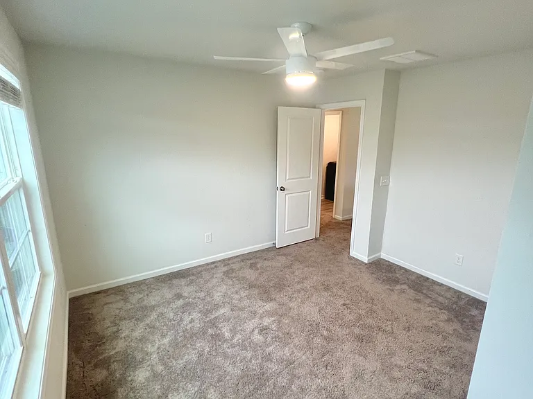 108 Horncastle Ct — Photo 37
