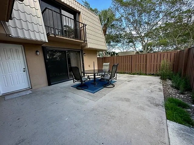 2 bed, 2.5 bath, 1236 sqft, $2,300 — Photo 2