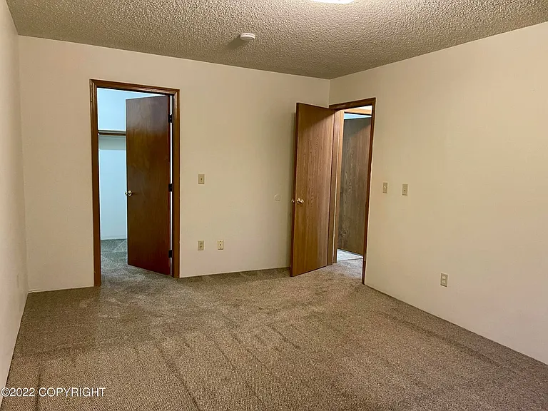 22647 Sherman St — Photo 8