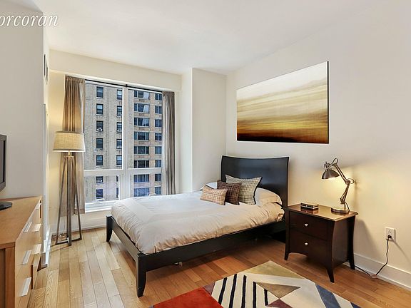 4th image of 350 W 42nd St APT 9E