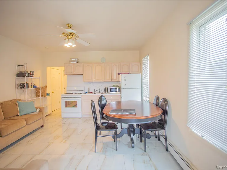 136 E Olive St — Photo 5