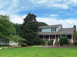 5005 Oak Garden Dr, Kernersville, NC 27284
