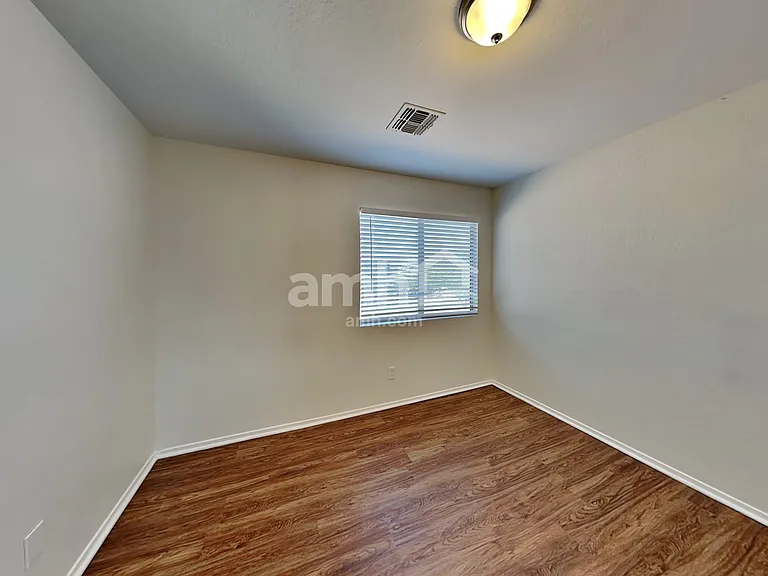 11353 W Buchanan St — Photo 15