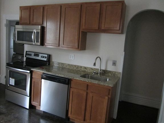 4th image of 226-228 Wilber Ave #18361940