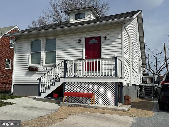 2nd image of 420 Maude Ave