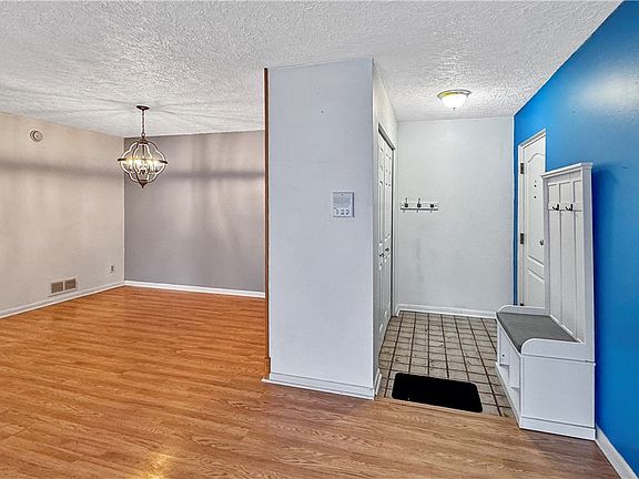 4th image of 314 Forest Green Dr