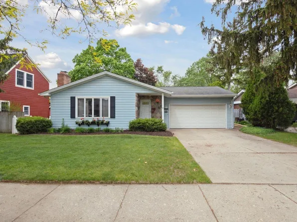 232 Mont Eagle St, Milford, MI 48381